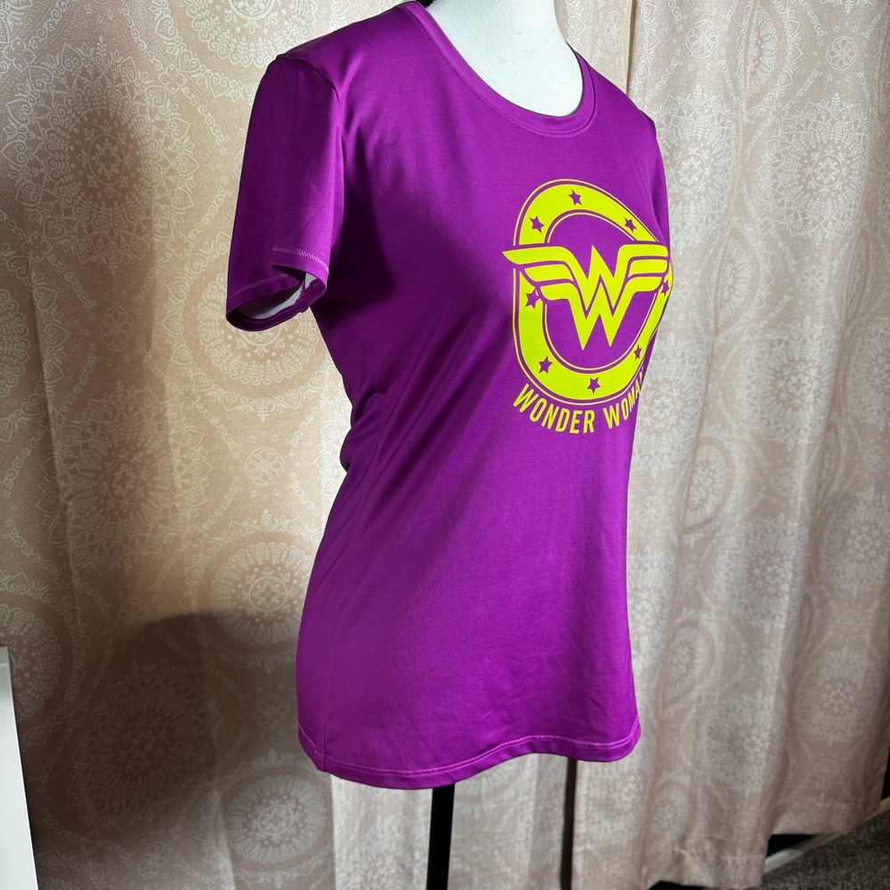 DC Comics Wonder Woman Purple Fitted Graphic T-Shirt Pink and Yellow Medium - Picture 2 of 6